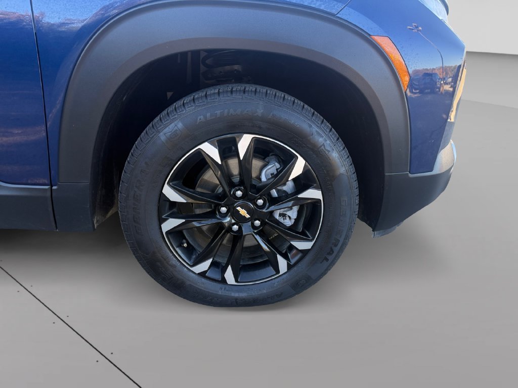 Used 2023 Chevrolet TrailBlazer LT AWD/4WD image 9