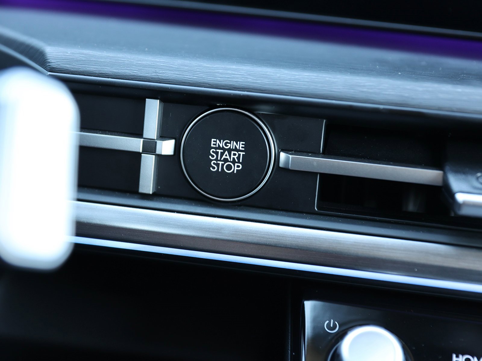 Certified 2025 Hyundai Santa Fe Limited image 32