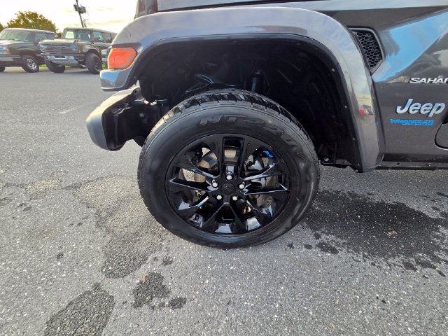Used 2022 Jeep Wrangler Unlimited Sahara w/ Cold Weather Group AWD/4WD image 27