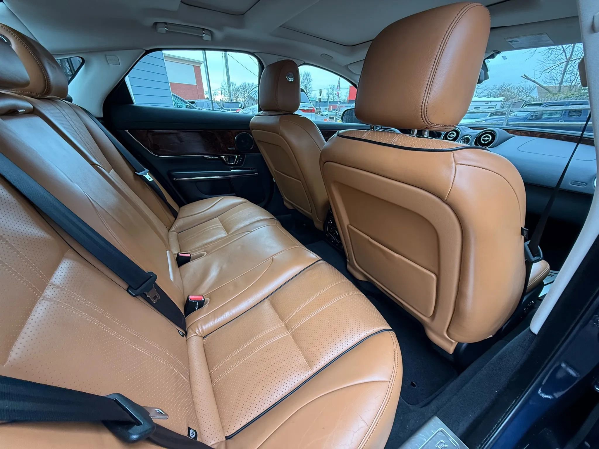 Used 2016 Jaguar XJ R-Sport image 27