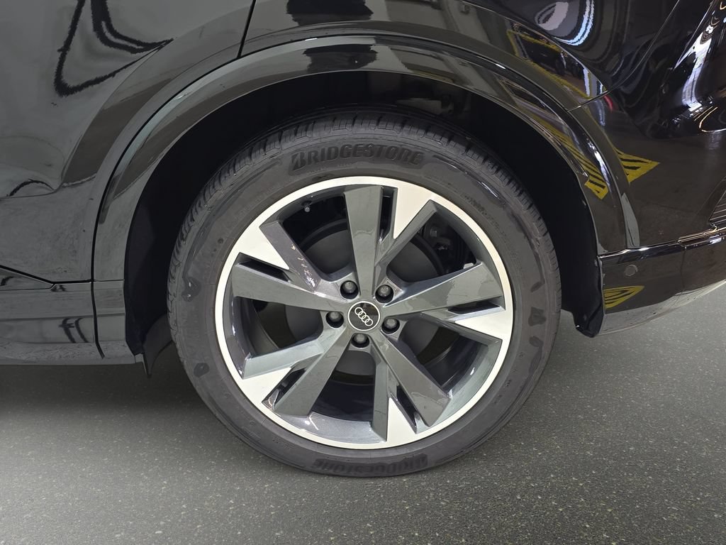 Used 2024 Audi Q4 e-tron Premium Plus w/ Premium Plus AWD/4WD image 36