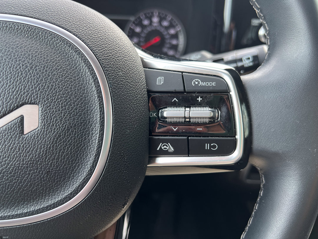 Used 2023 Kia Sorento S image 22