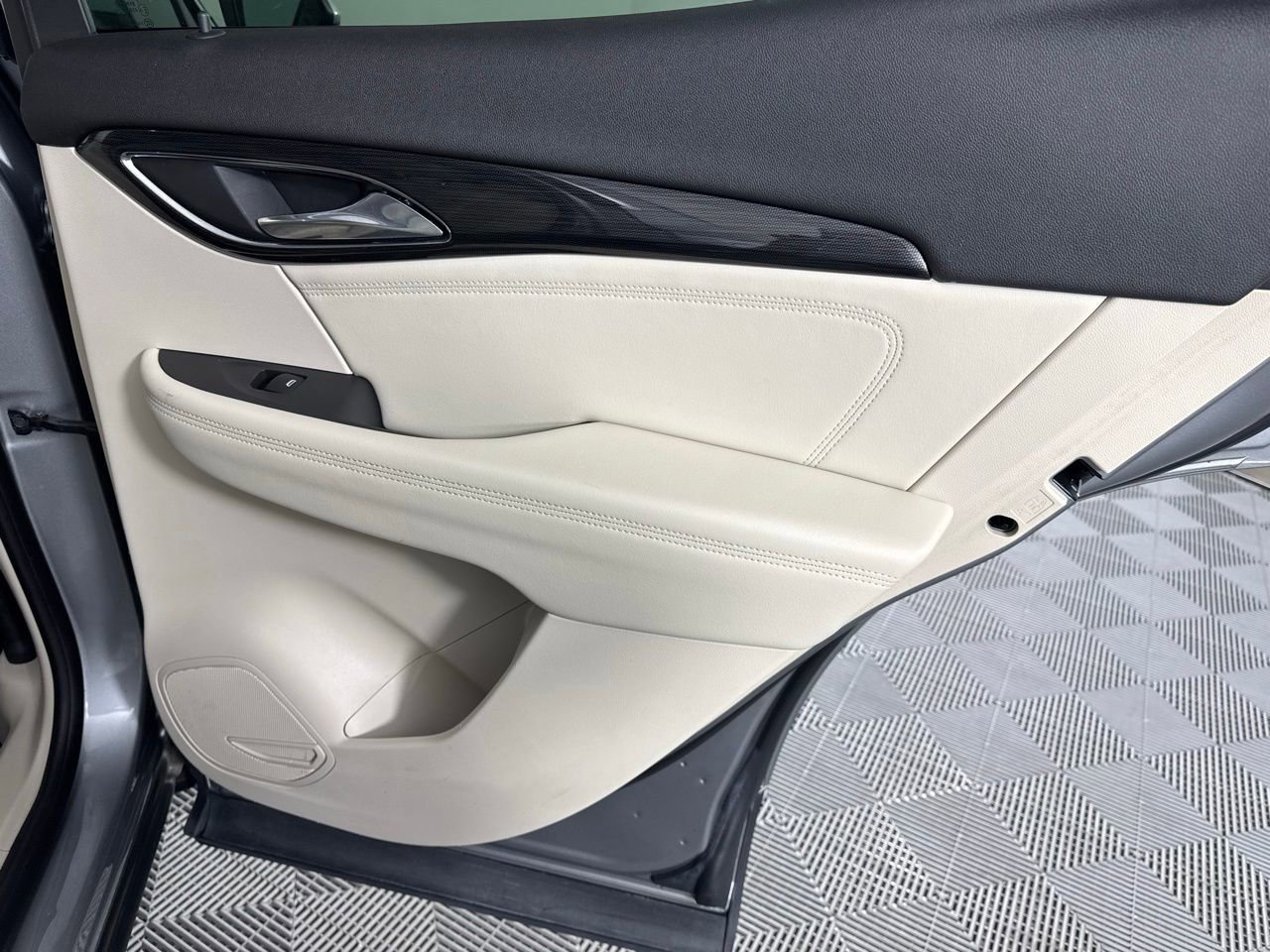 Used 2023 Buick Envision Preferred FWD image 25
