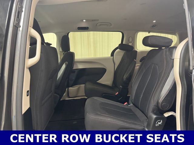 Used 2017 Chrysler Pacifica Touring image 31