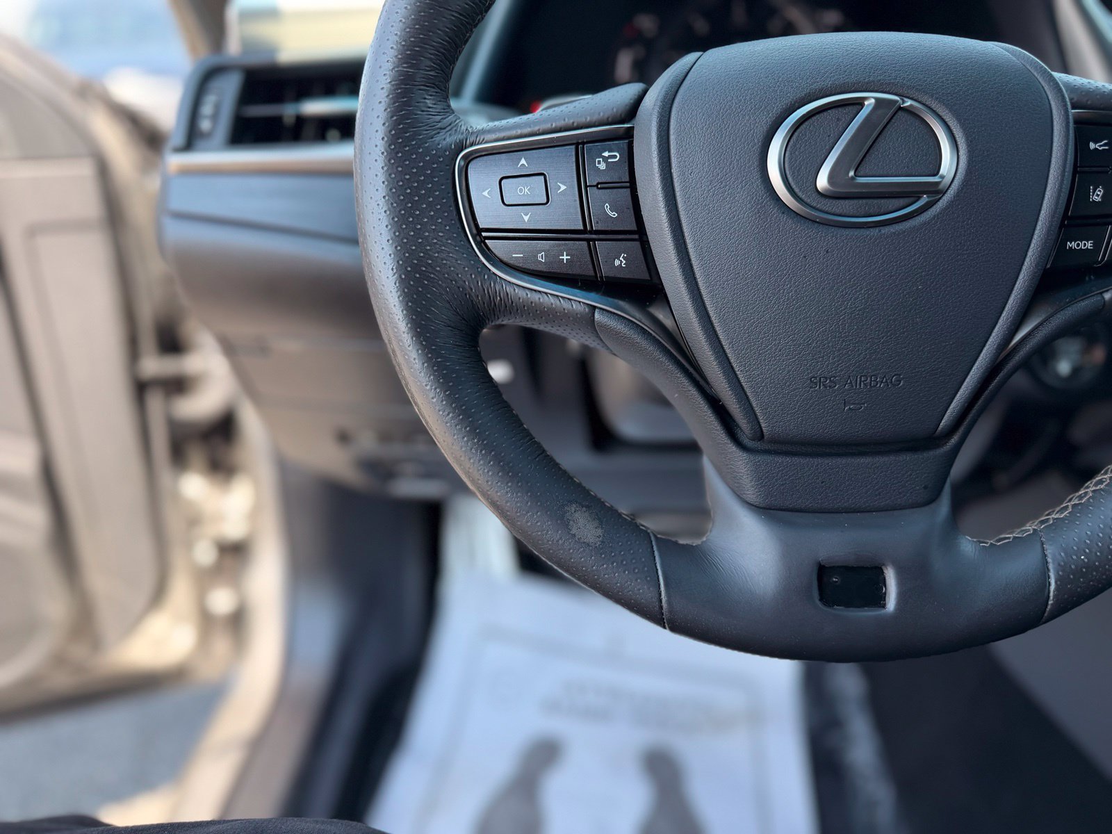 Used 2020 Lexus ES 350 F Sport w/ Accessory Package 2 FWD image 18
