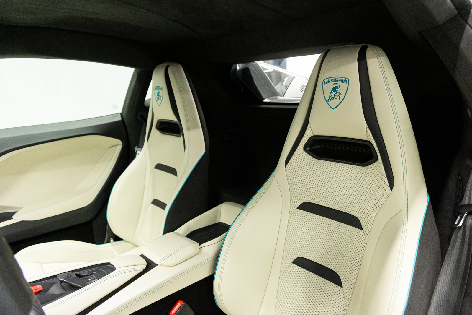 Used 2026 Lamborghini Temerario AWD/4WD image 27