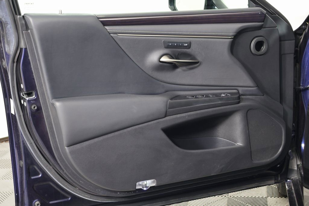 Used 2021 Lexus ES 300h w/ Premium Package FWD image 12