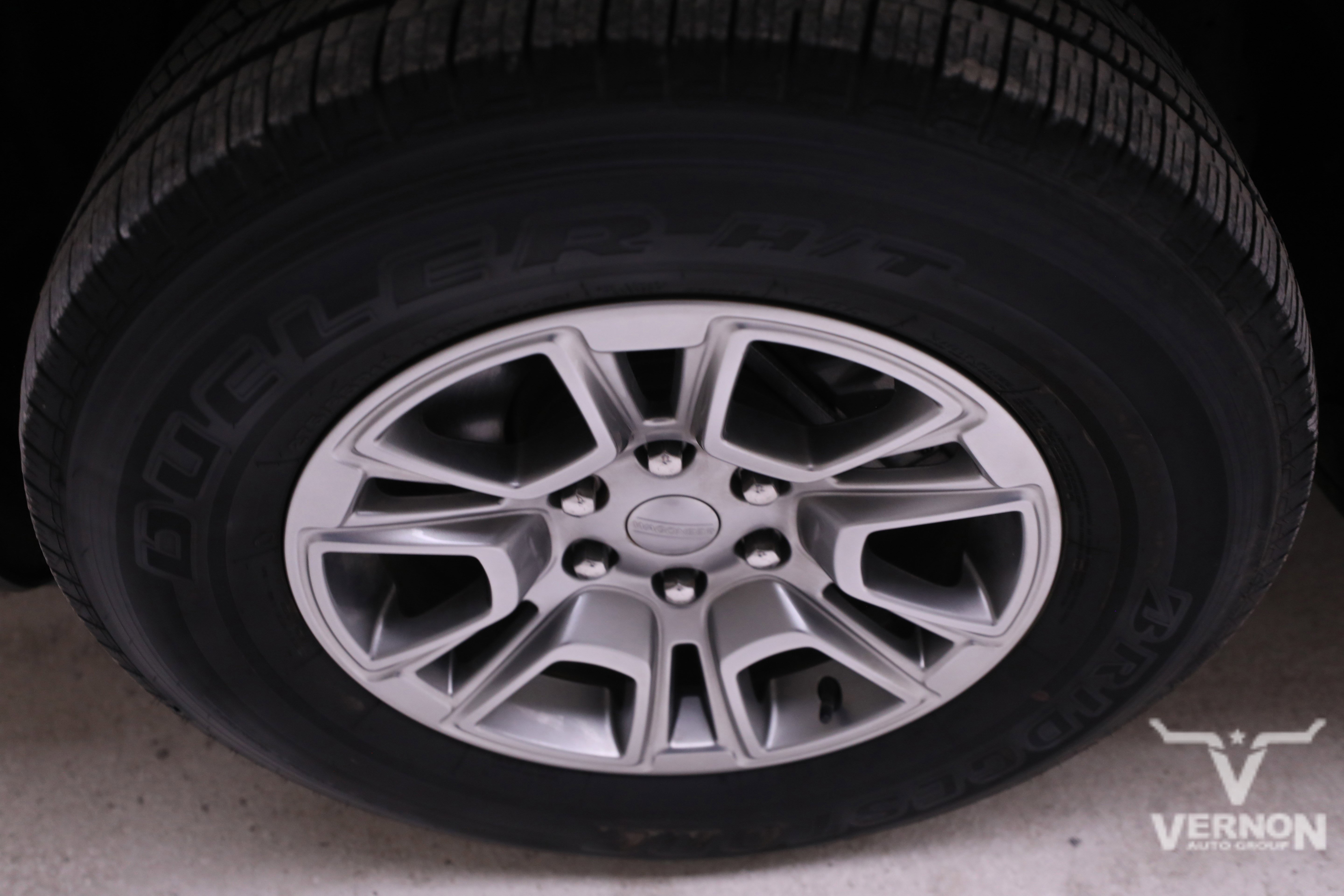 Used 2024 Jeep Wagoneer 4WD w/ HD Trailer Tow Package image 27