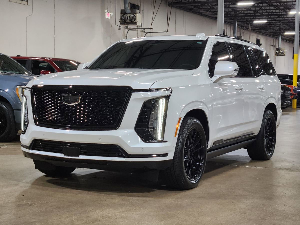 Used 2025 Cadillac Escalade Sport Platinum AWD/4WD image 4
