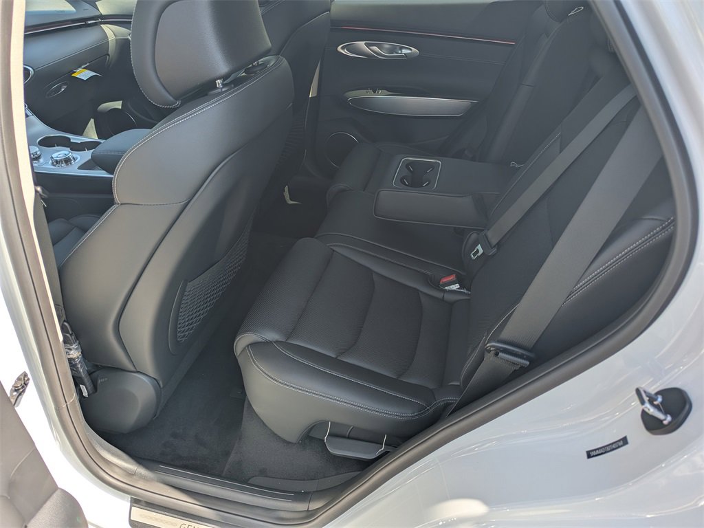Used 2026 Genesis GV70 2.5T Select image 12