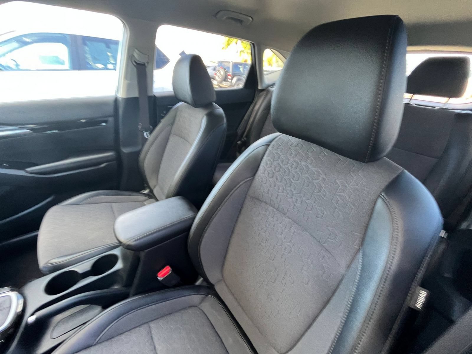Used 2025 Kia Seltos S FWD image 35