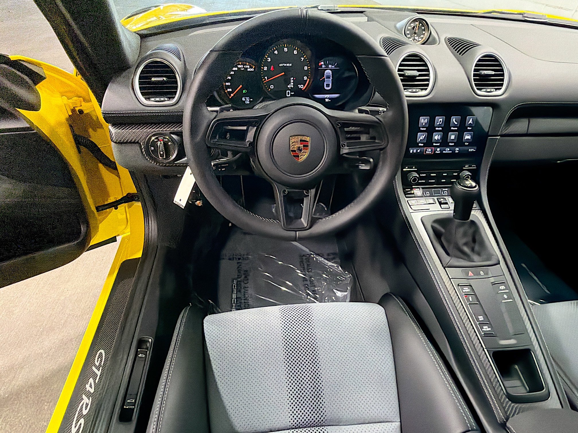 Certified 2025 Porsche 718 Cayman GT4 RS RWD image 16