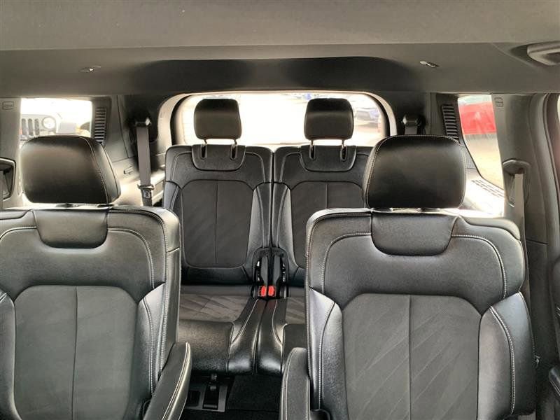 Used 2023 Jeep Grand Cherokee L Laredo image 13