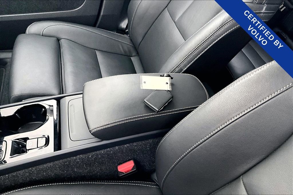 Certified 2025 Volvo XC40 B5 Plus image 14