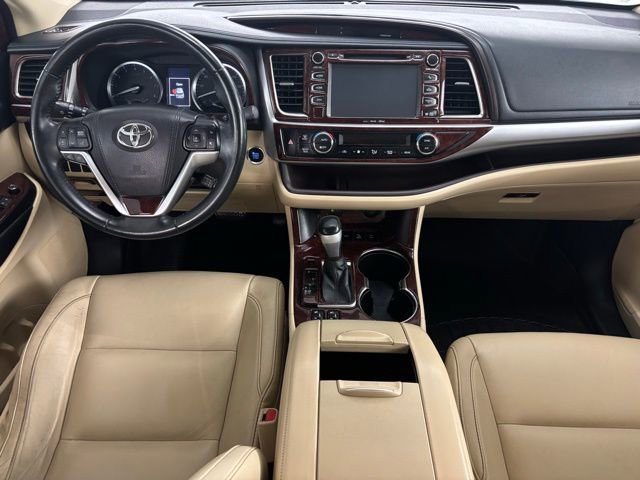 Used 2016 Toyota Highlander XLE AWD/4WD image 25