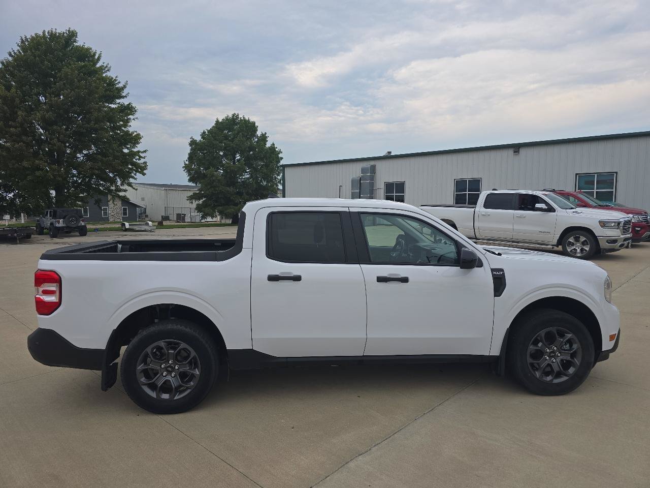 Used 2024 Ford Maverick XLT w/ XLT Luxury Package AWD/4WD image 7