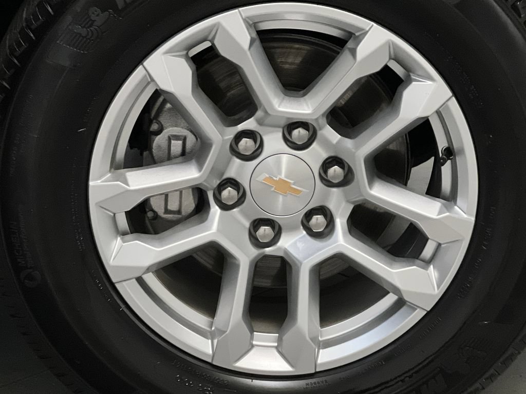 Used 2025 Chevrolet Suburban LT RWD image 77