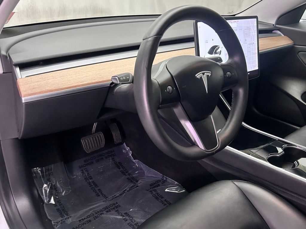 Used 2020 Tesla Model 3 Standard Range Plus image 13