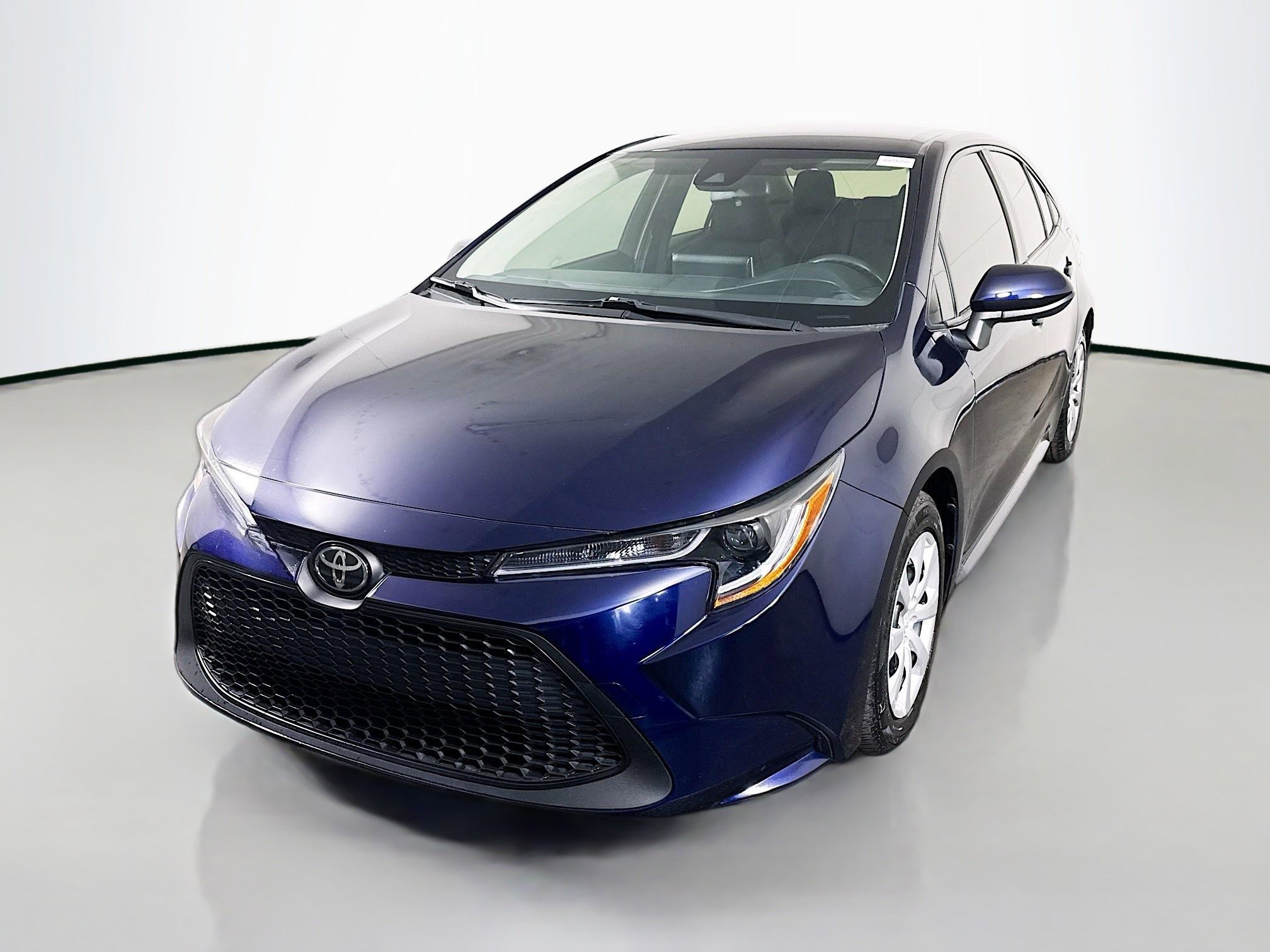 Used 2021 Toyota Corolla LE image 4