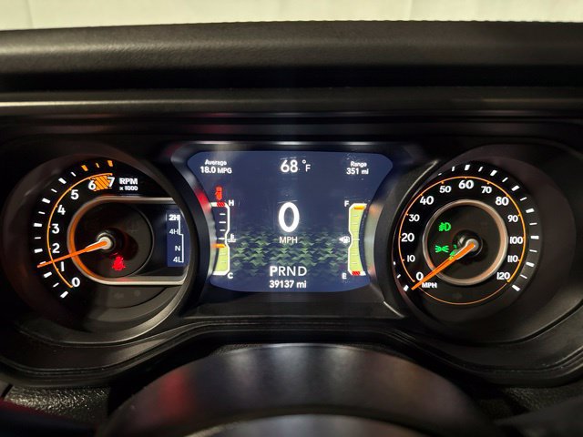 Used 2025 Jeep Wrangler Unlimited Sahara AWD/4WD image 14