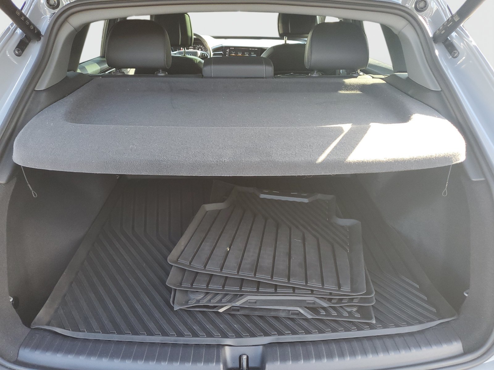Used 2024 Audi Q4 e-tron Premium Plus w/ Premium Plus RWD image 8