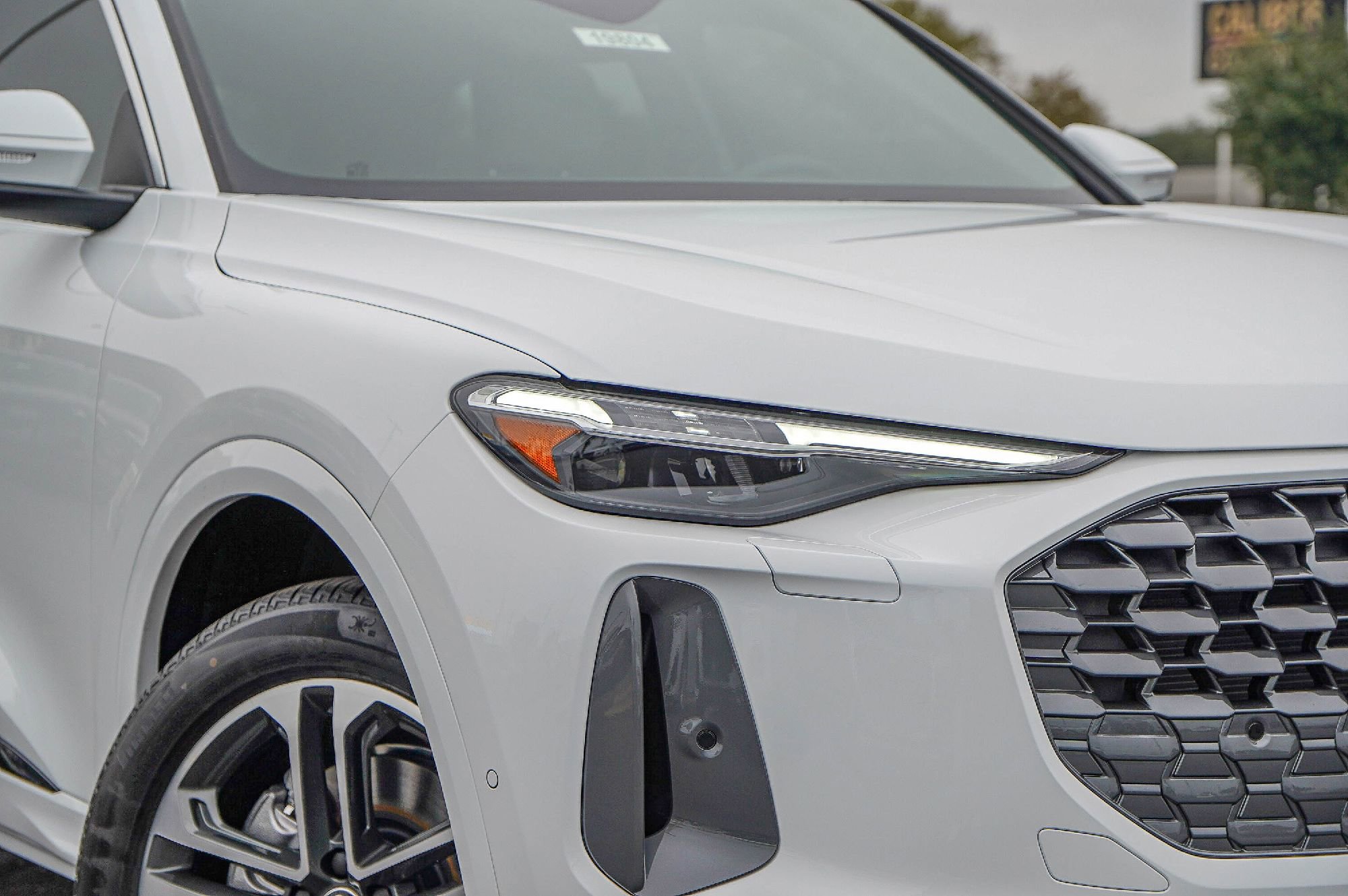 New 2025 Audi Q5 Premium Plus image 2