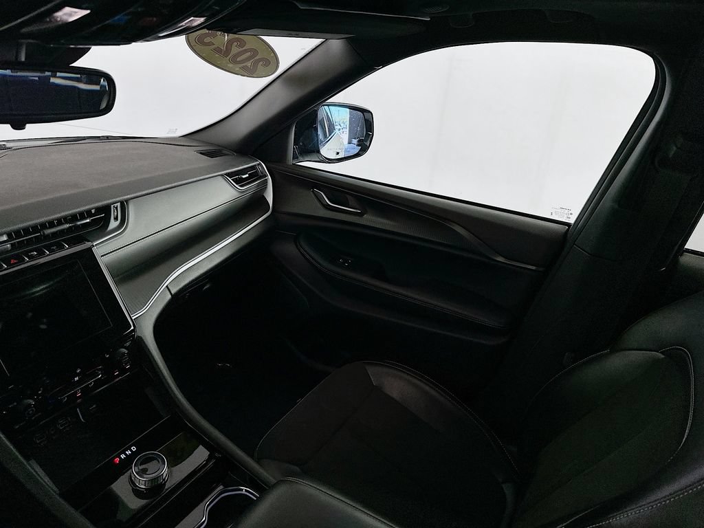 Certified 2023 Jeep Grand Cherokee Altitude AWD/4WD image 33