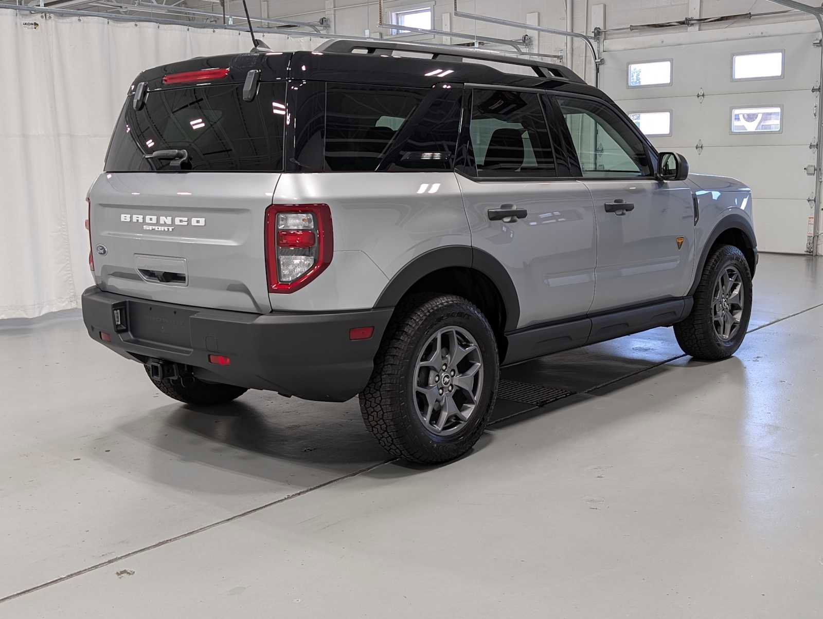 Used 2023 Ford Bronco Sport Badlands image 8