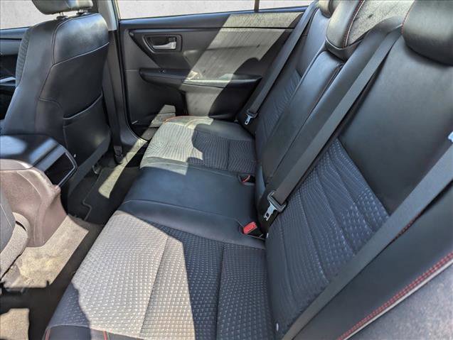 Used 2015 Toyota Camry SE image 21