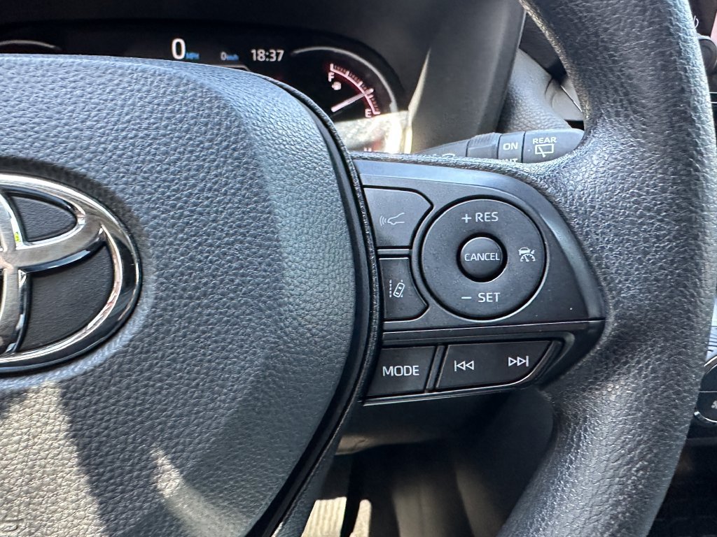 Used 2025 Toyota RAV4 XLE AWD/4WD image 22