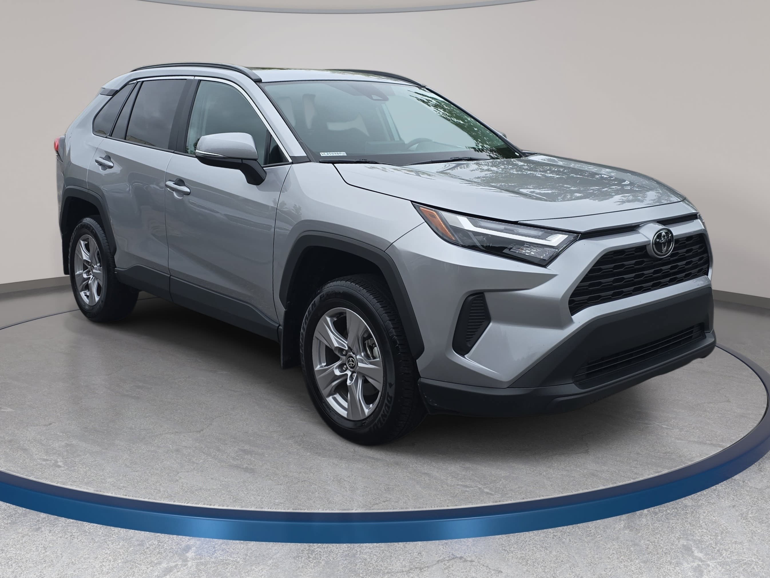 Used 2025 Toyota RAV4 XLE w/ Convenience Package FWD image 3