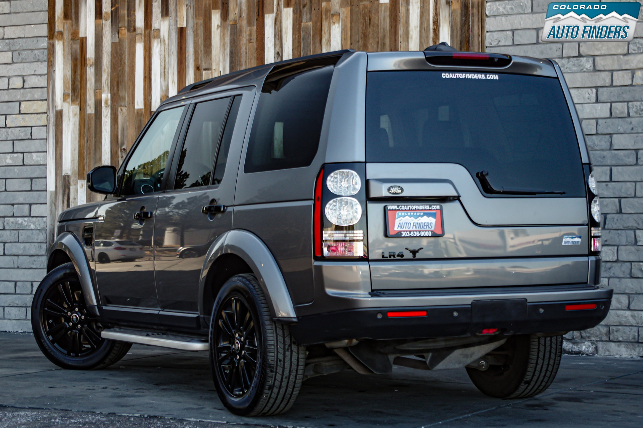 Used 2016 Land Rover LR4 HSE image 4