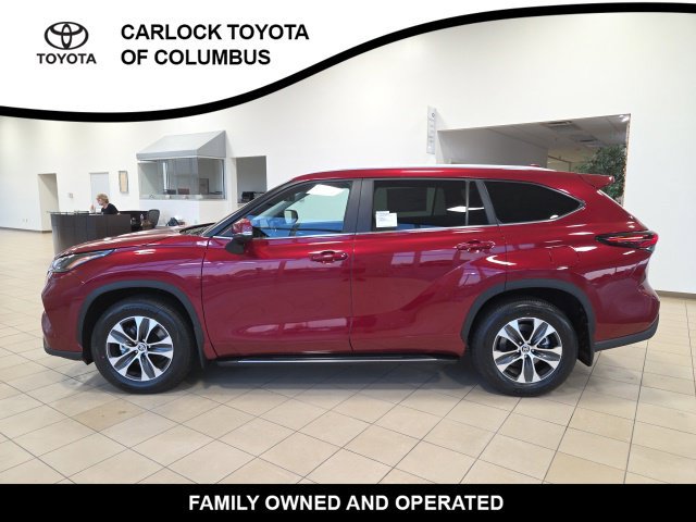 New 2026 Toyota Highlander AWD image 3