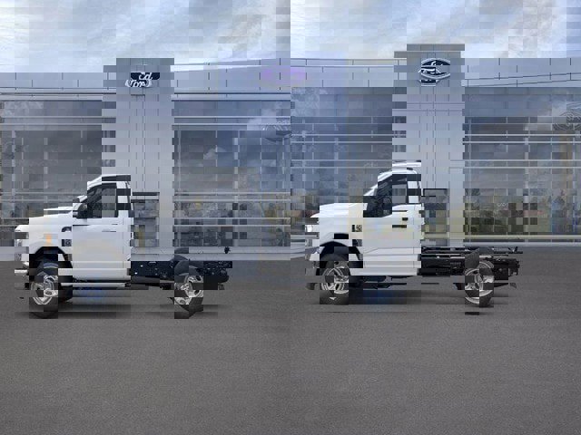 New 2026 Ford F350 XL w/ XL Chrome Package image 32