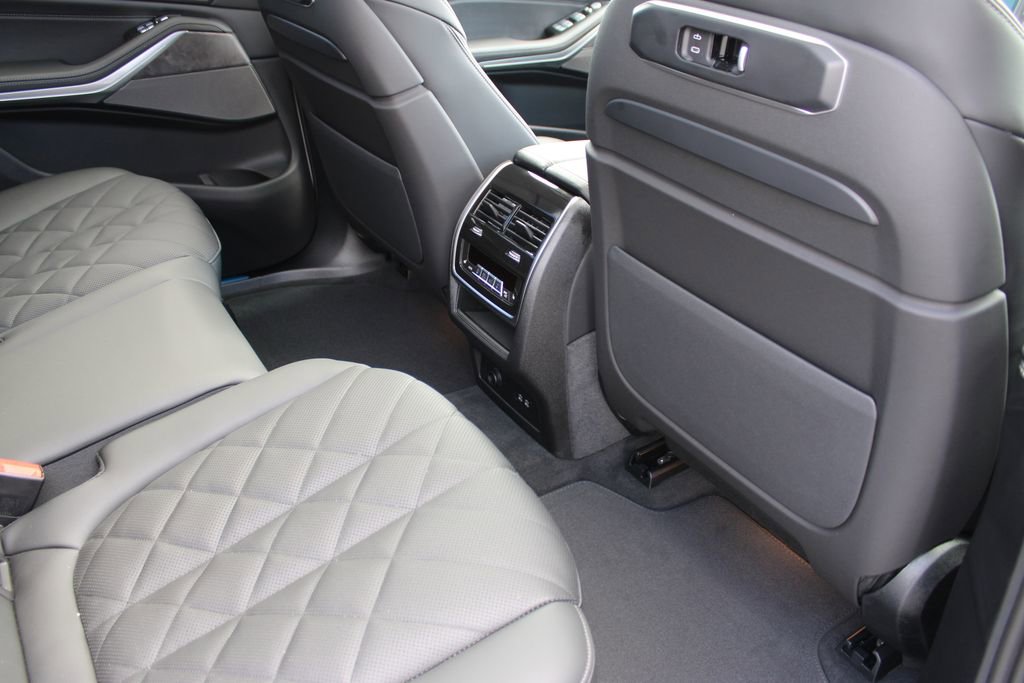 New 2026 BMW X7 xDrive40i image 50