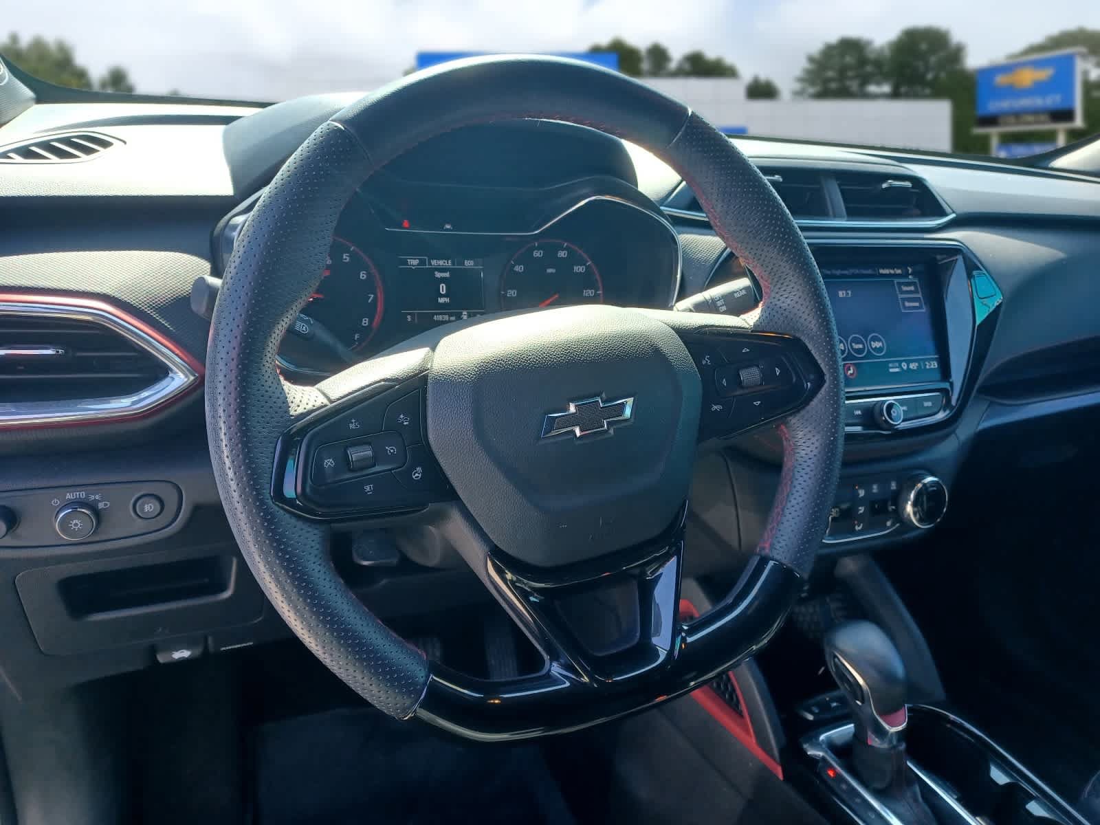Used 2023 Chevrolet TrailBlazer RS w/ Convenience Package FWD image 9