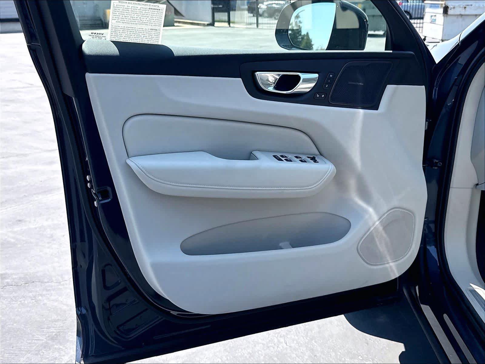 New 2026 Volvo XC60 B5 Ultra w/ Climate Package PRO AWD/4WD image 24