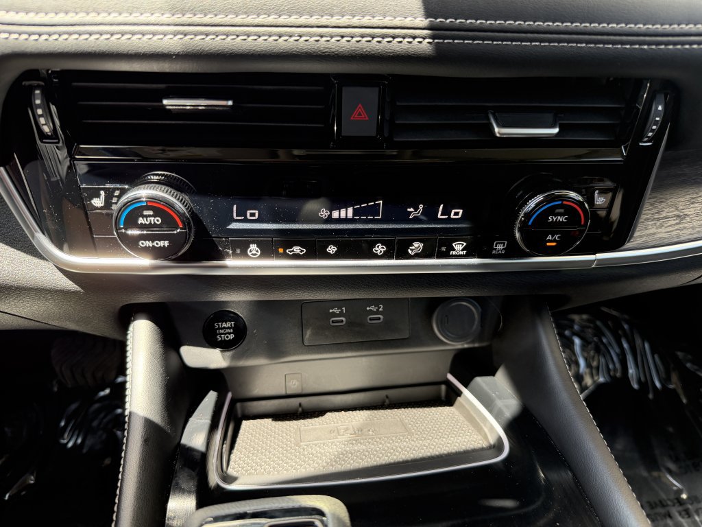 Used 2025 Nissan Rogue Platinum FWD image 24