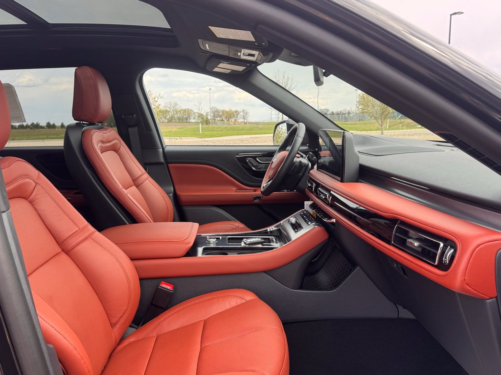 New 2026 Lincoln Aviator Reserve w/ Jet Appearance Package AWD/4WD image 23