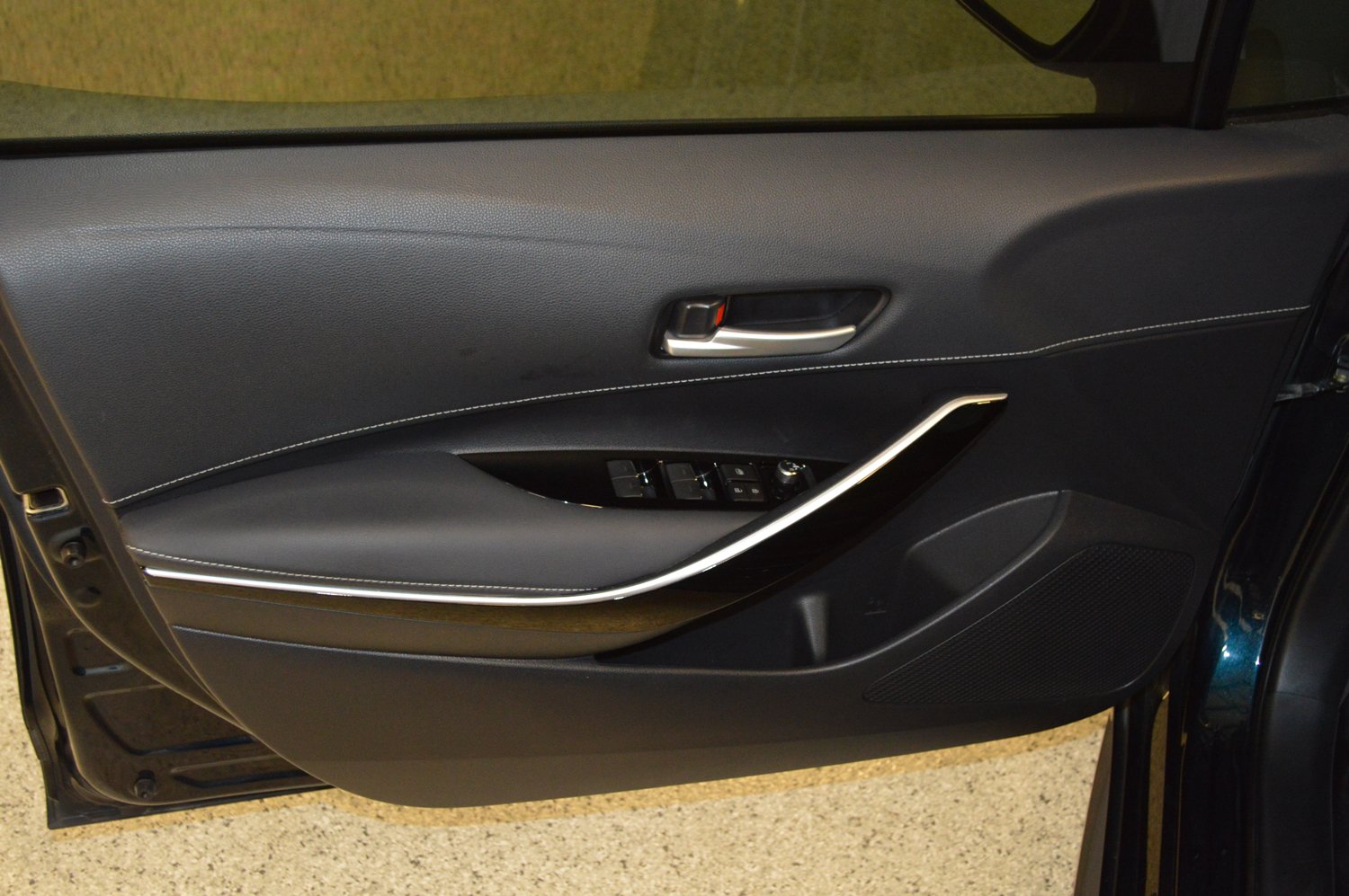 Used 2019 Toyota Corolla XSE FWD image 14