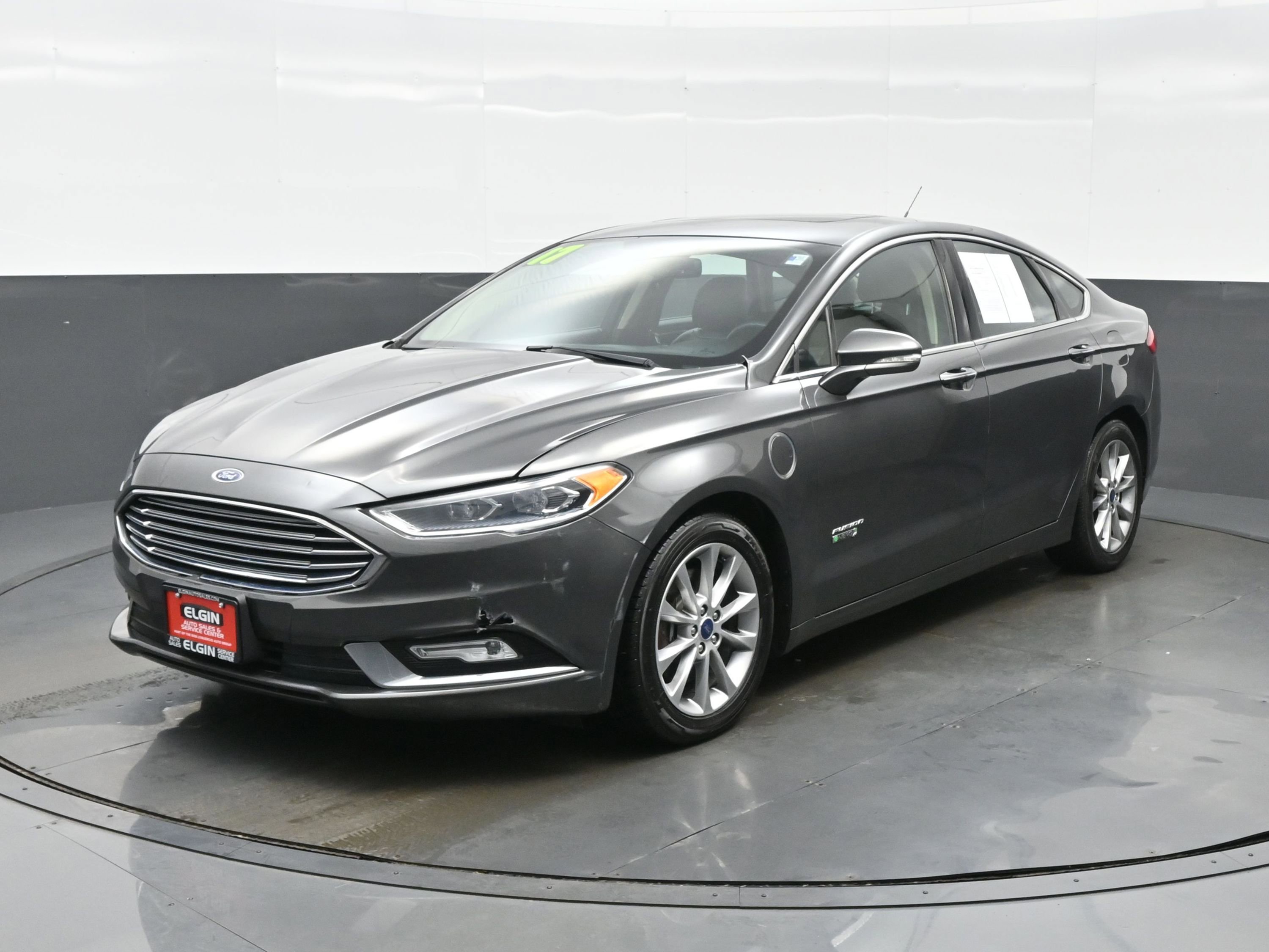 Used 2017 Ford Fusion Energi SE image 2