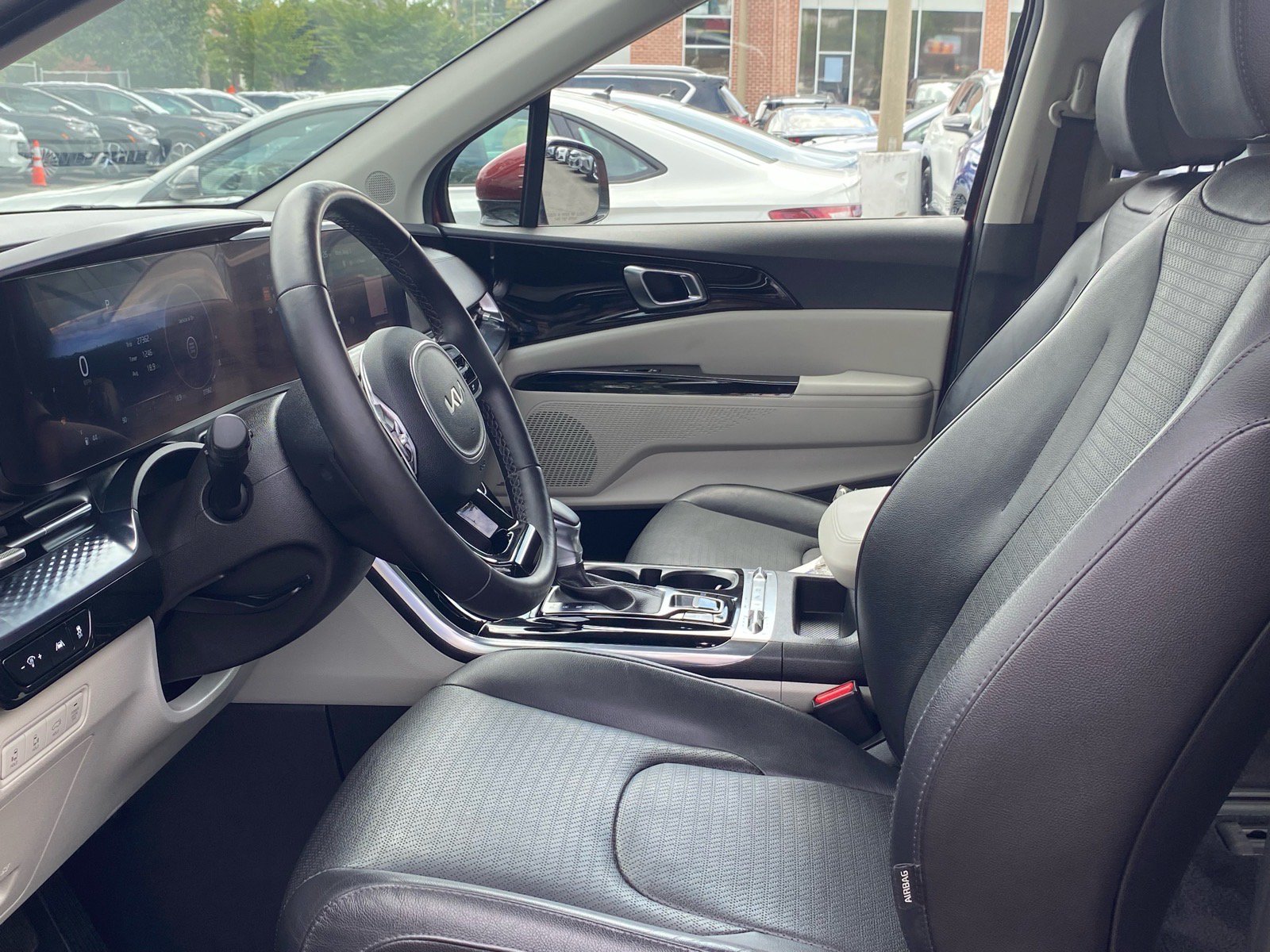 Used 2024 Kia Carnival SX Prestige FWD image 12