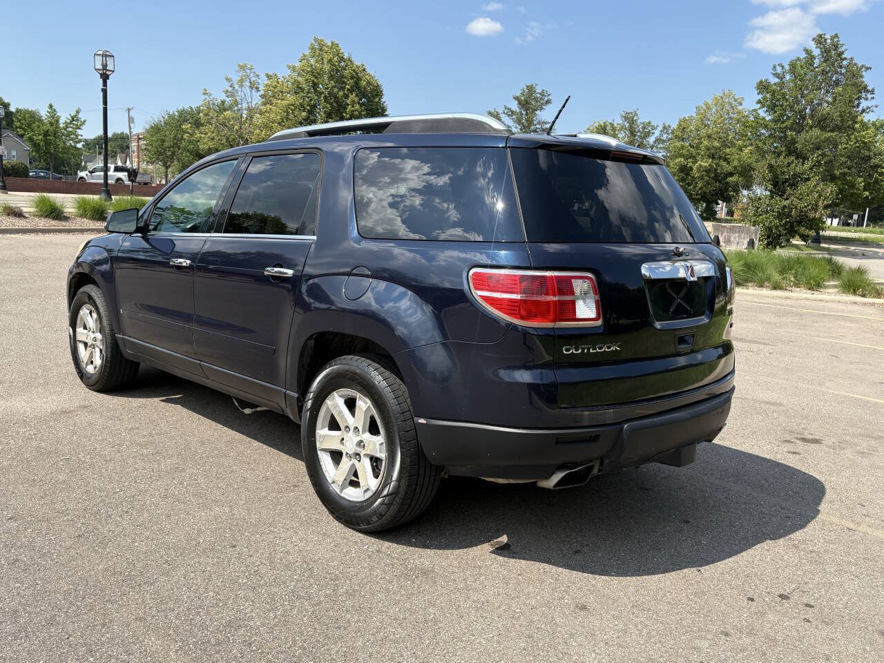 Used 2007 Saturn Outlook XR w/ Premium Trim Pkg FWD image 13