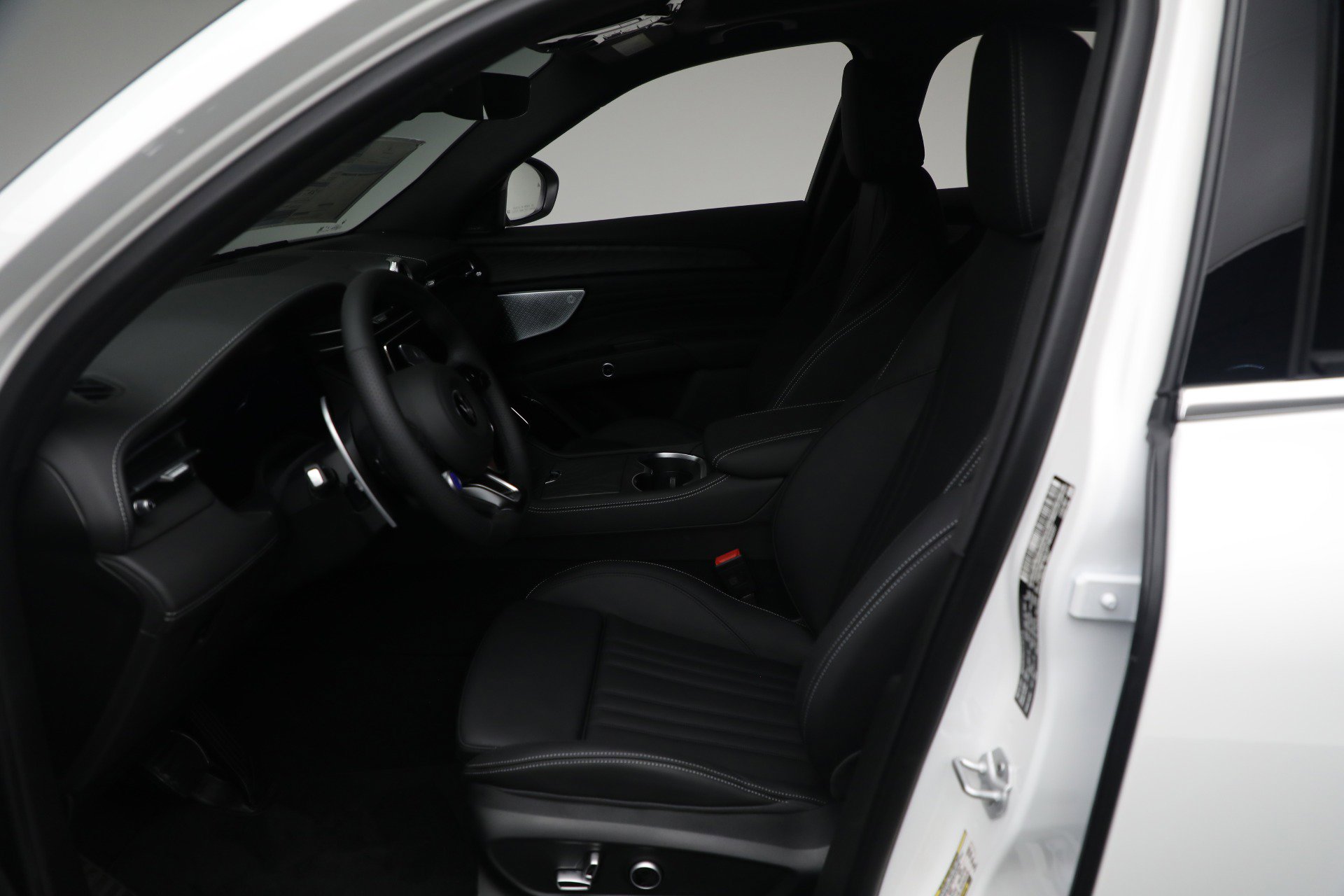 New 2025 Maserati Grecale GT image 13