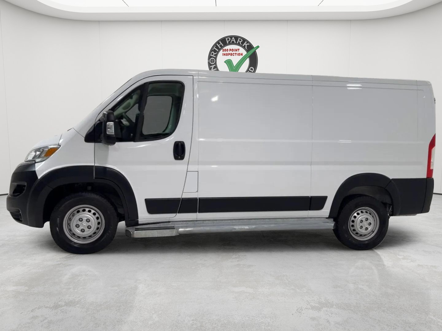 Used 2025 RAM ProMaster 2500 w/ U-Haul Equipment Group FWD image 2