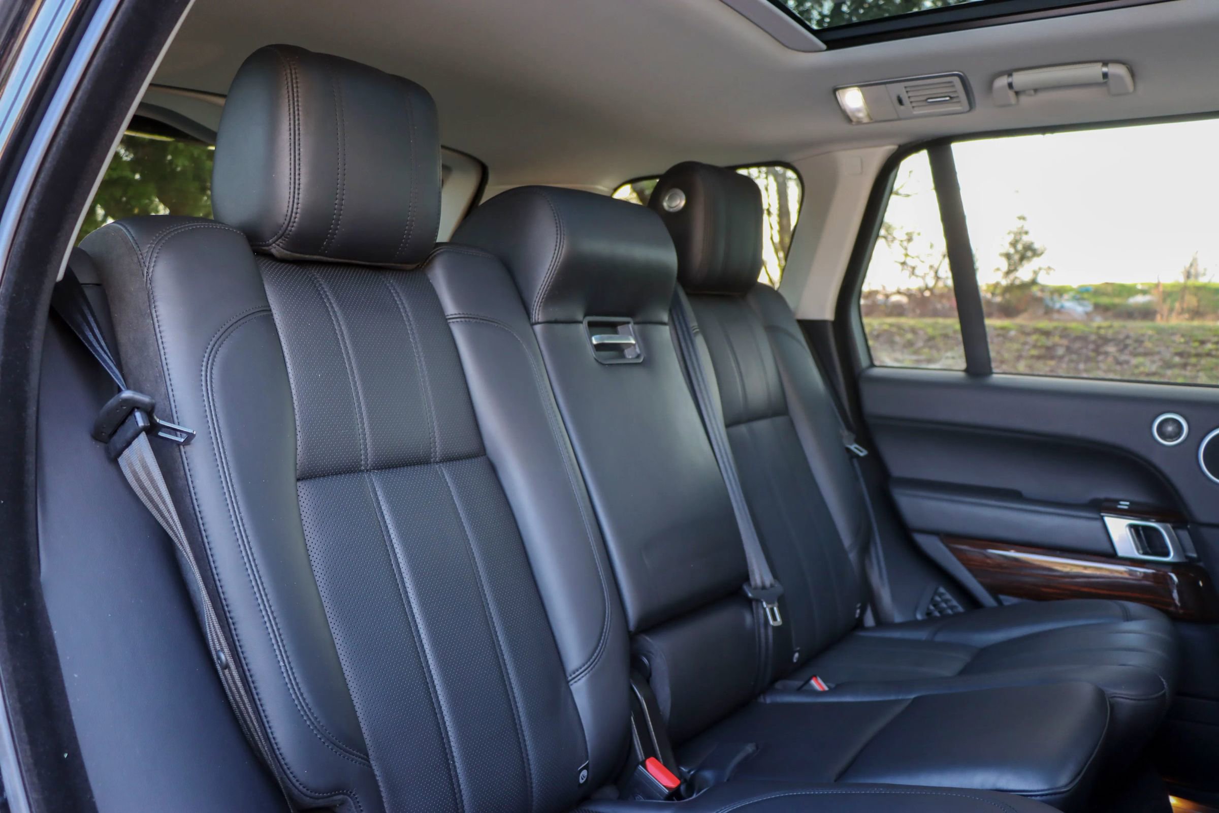 Used 2016 Land Rover Range Rover Supercharged image 19