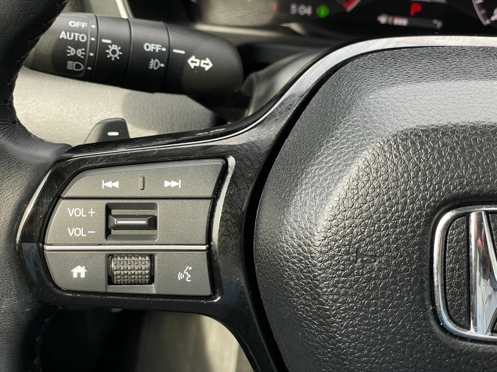 Certified 2025 Honda Pilot Touring image 15