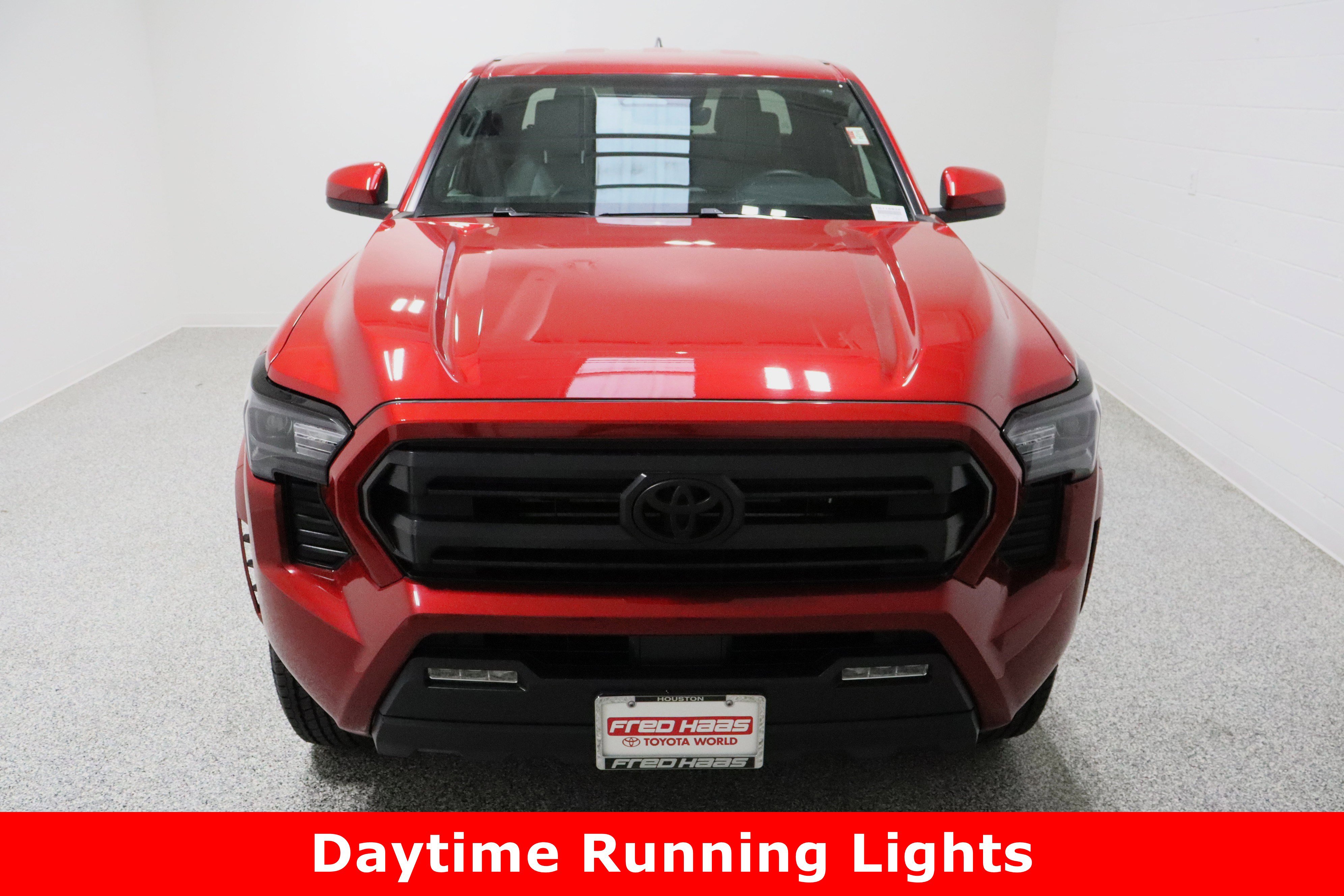 Used 2025 Toyota Tacoma SR5 image 3