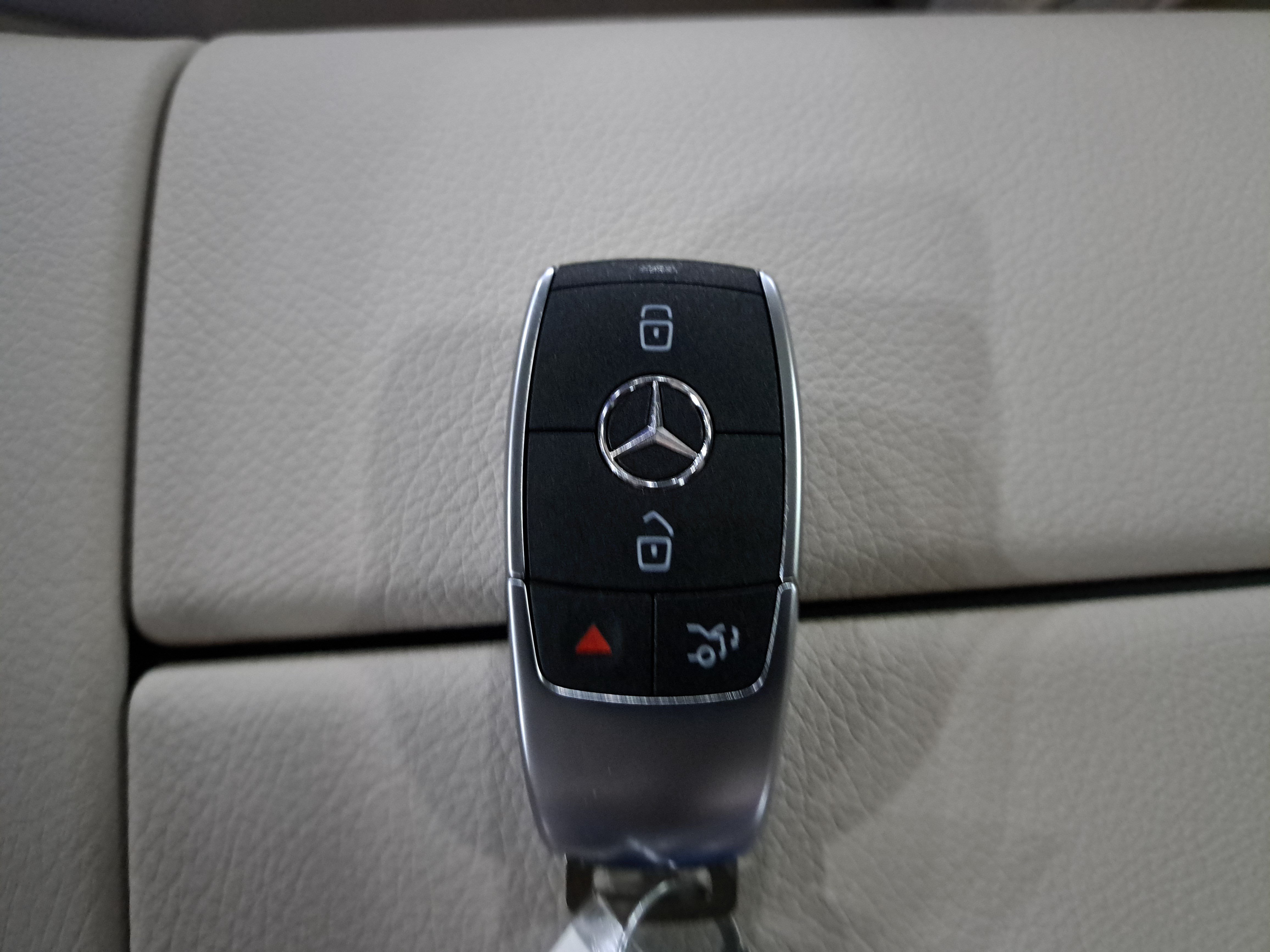 New 2026 Mercedes-Benz GLS 450 4MATIC image 36
