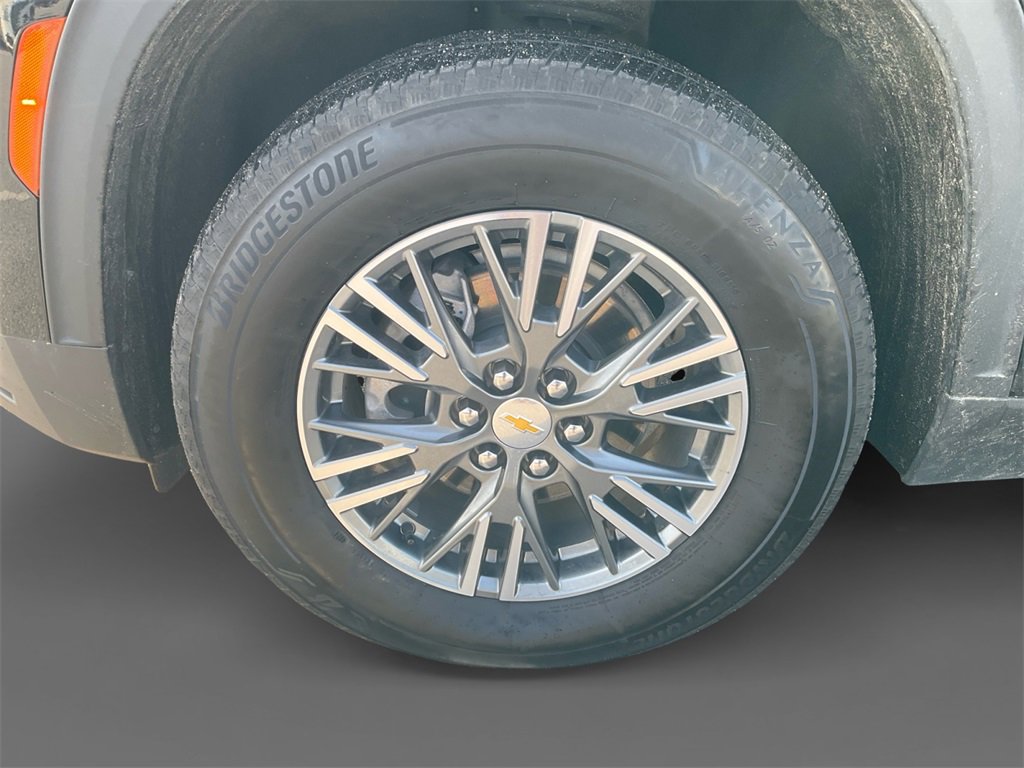 Used 2025 Chevrolet Traverse LT image 14